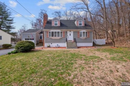 141 Union Ave, Bloomingdale, NJ 07403-1833