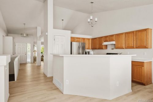 5224 Nepal Way, Aurora CO 80015-6441 exterior