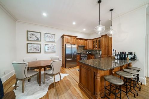 1574 Cave Rd, Atlanta GA  30327-3120 exterior