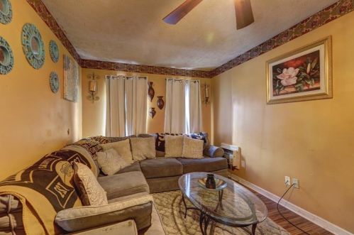 6786 Bent Crk Dr, Rex GA 30273-2100 exterior