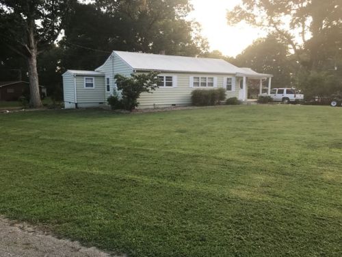 671 Forest St, Robbins, NC 27325-8427