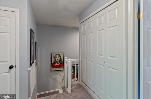 53 Manor Dr, Princeton NJ  08540-1643 exterior
