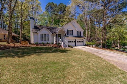 4109 Huntcliff Dr, Holly Springs, GA 30189-1509