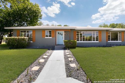 622 Josephine Tobin Dr, San Antonio, TX 78201-5357