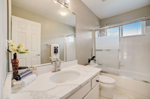 5201 Genoa Way, Aurora CO 80013-6295 exterior