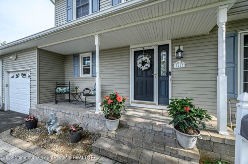24 Tara Lin Dr, Hazlet, NJ 07730-2157