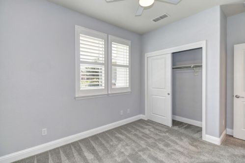 7417 Netherbury Ct, Elk Grove CA  95757-5147 exterior