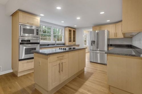 2613 Flair Knoll Dr, Atlanta GA  30345-1317 exterior