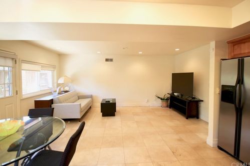 5 Cypress Tree Ln, Irvine CA  92612-2211 exterior