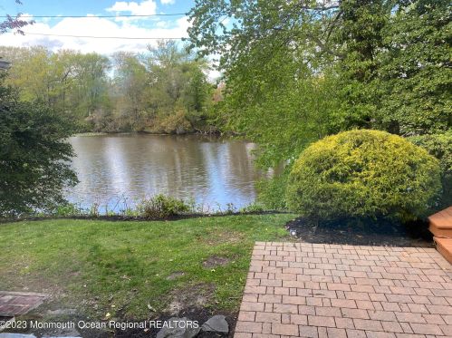 210 Lincoln Dr, Tinton Falls, NJ 07712-4722