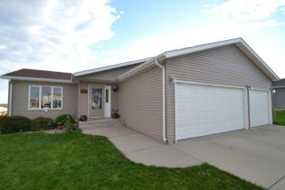 4819 Fairfax Loop, Bismarck, ND 58503-5826