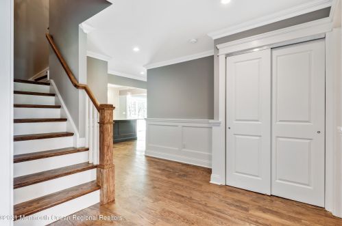 38 Bayberry Dr, Holmdel Village, NJ 07733-1040