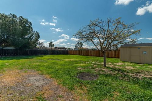 1645 Canal Farm Ln, Los Banos CA 93635-4405 exterior