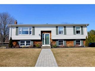 95 Amy Dr, Cranston, RI 02921-1706