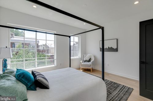 526 24th St, Philadelphia PA  19146-1054 exterior