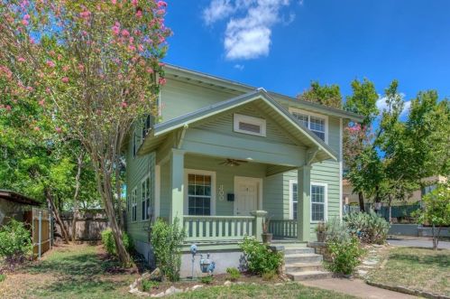 300 37th St, Austin TX  78705-1418 exterior