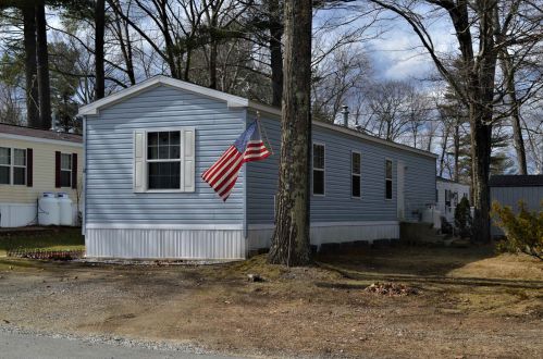 139 Rockingham Rd, Derry, NH 03038-7022