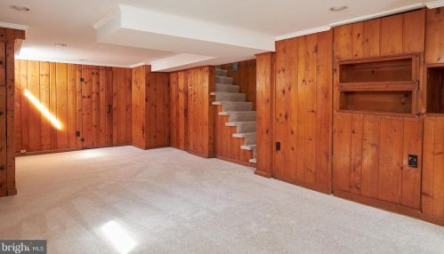 221 Dl Dr, Silver Spring MD 20910-1501 exterior