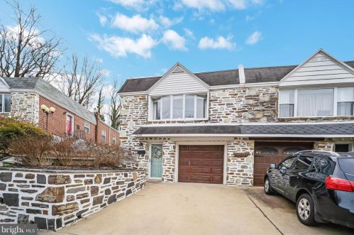 7203 Hill Rd, Philadelphia, PA 19128-1405