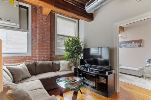 145 Canal St, Huntington CT  06484-8100 exterior