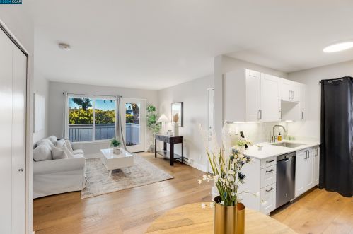 18 Bayside Ct, Richmond CA  94804-7441 exterior