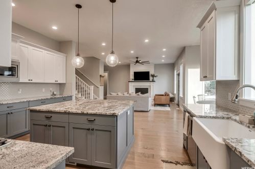 2712 Mt Jordan Rd, Sandy UT 84092-3380 exterior