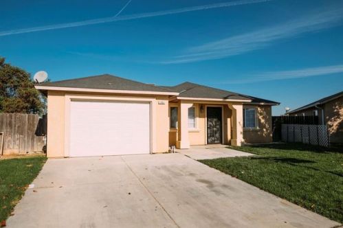 1091 Koufax Dr, Madera, CA 93638-3977