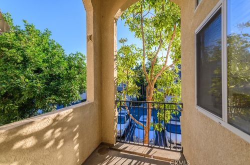1407 Elmhurst, Irvine CA  92618-4023 exterior