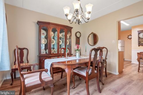 216 Valleybrook Dr, Lancaster PA  17601-4623 exterior