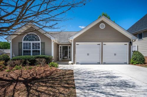 290 Highland Falls Dr, Hiram, GA 30141-3157