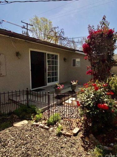 1102 Riviera Dr, Santa Ana CA 92706-1543 exterior