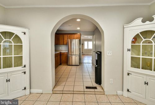 8708 Sundale Dr, Silver Spring MD 20910-5039 exterior