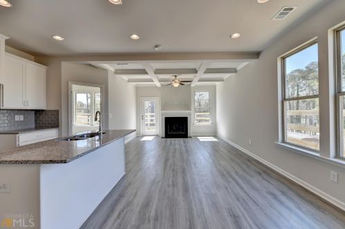 2913 Cottage Ln, Atlanta, GA 30337-2614