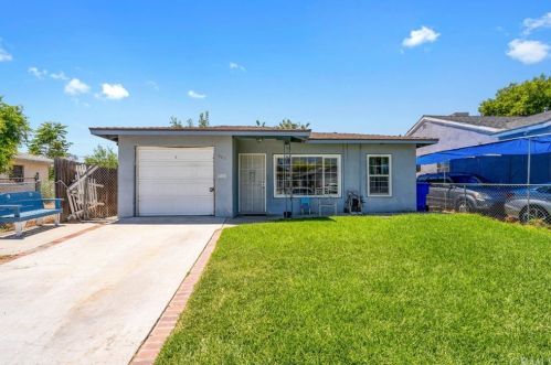 870 Maryess Dr, San Bernardino, CA 92410-2739