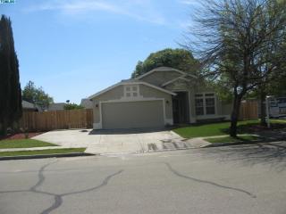 2127 Hatch Ave, Tulare, CA 93274-0978
