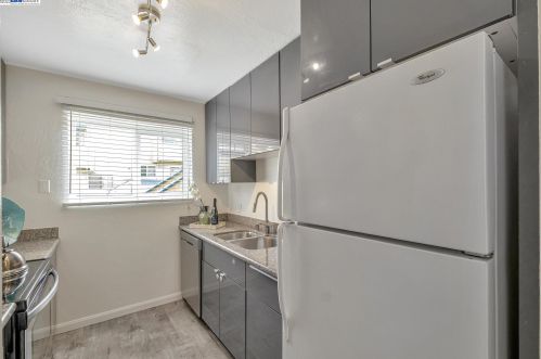 1008 Imperial Pl, Hayward, CA 94541-4033