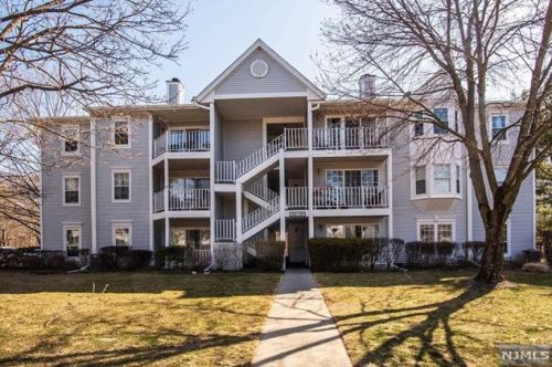 351 Cottonwood Way, Mahwah, NJ 07430-2079