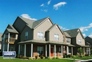 639 Stonegate Dr, Sycamore, IL 60178-8943