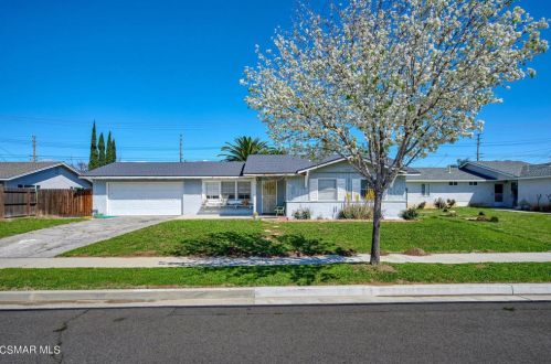 4251 Angela St, Simi Valley, CA 93063-2902