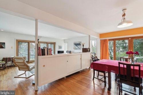 151 Gravers Ln, Philadelphia PA 19118-2806 exterior