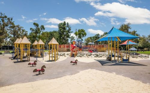 8 Dorchester, Irvine CA  92620-2614 exterior