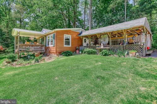 2180 Sky Top Trl, York PA  17315-2272 exterior