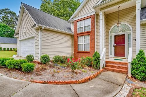 160 Trelawney Pl, Porterdale, GA 30016-3383