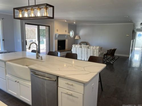 20 Judson Ct, Cheshire, CT 06410-2837