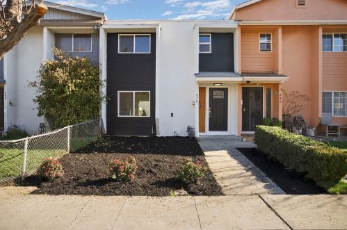 970 Palm Cir, Tracy, CA 95376-4337