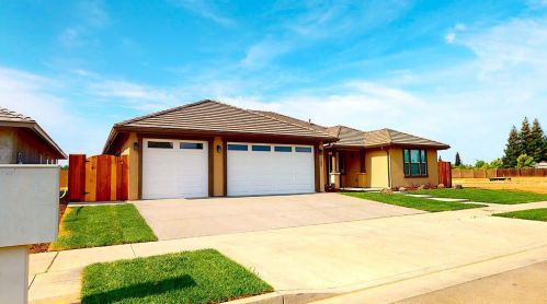 1289 Ahwahnee Dr, Merced, CA 95340-0704