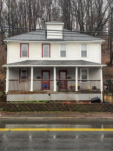 528 1st St, Bangor PA  18013-2624 exterior