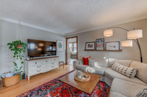1207 Charlton St, Saint Paul MN  55118-2922 exterior