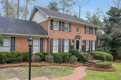 3001 Farmington Dr, Atlanta, GA 30339-4704