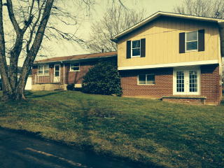 128 Walnut St, Glade Springs, WV 25832-9666